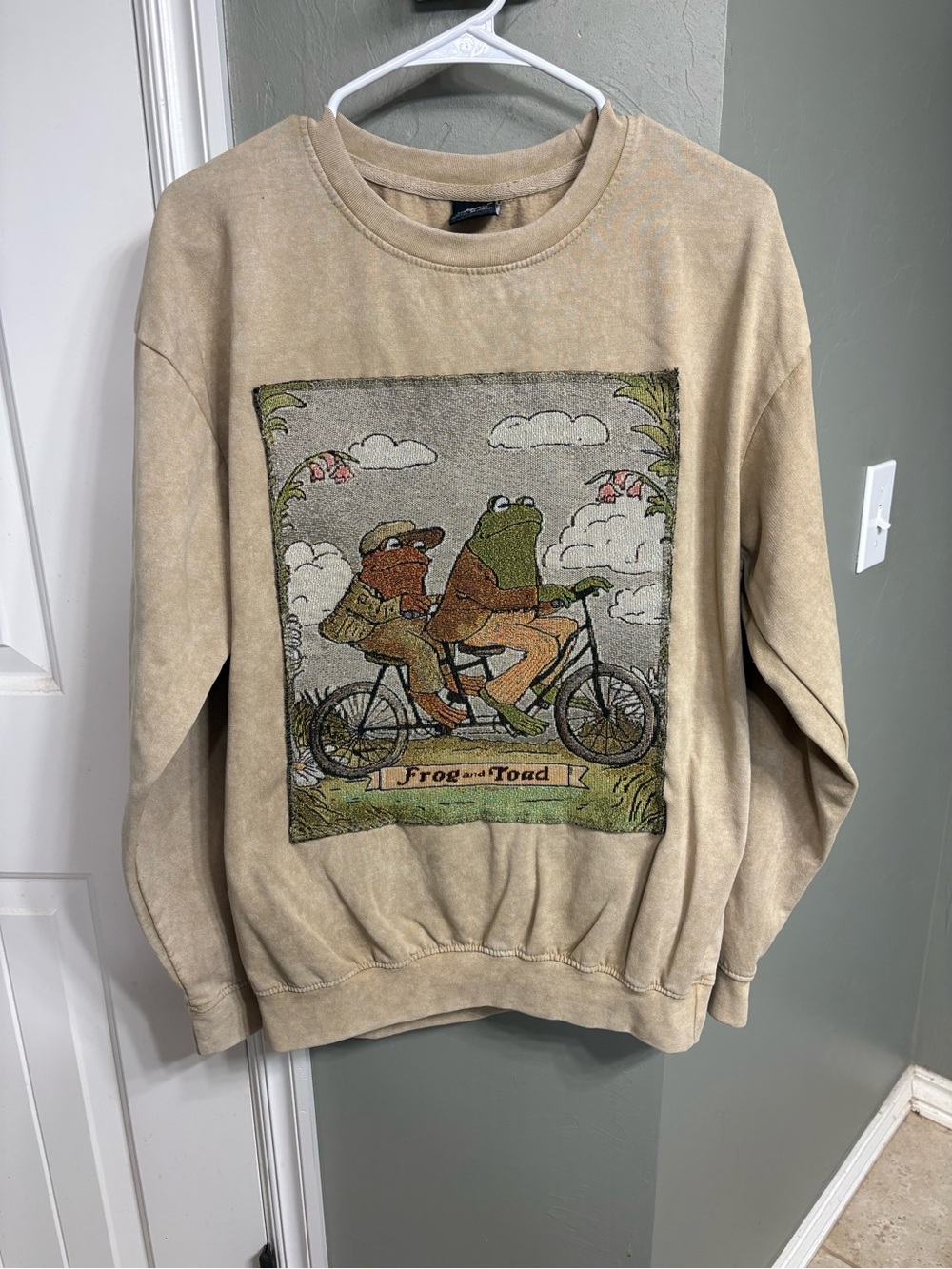 Vintage Frog and Toad Graphic Crewneck Sweater - Tan earthy